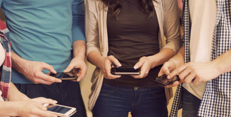 Consumidor pode poupar até R$ 1,7 mil com plano de celular